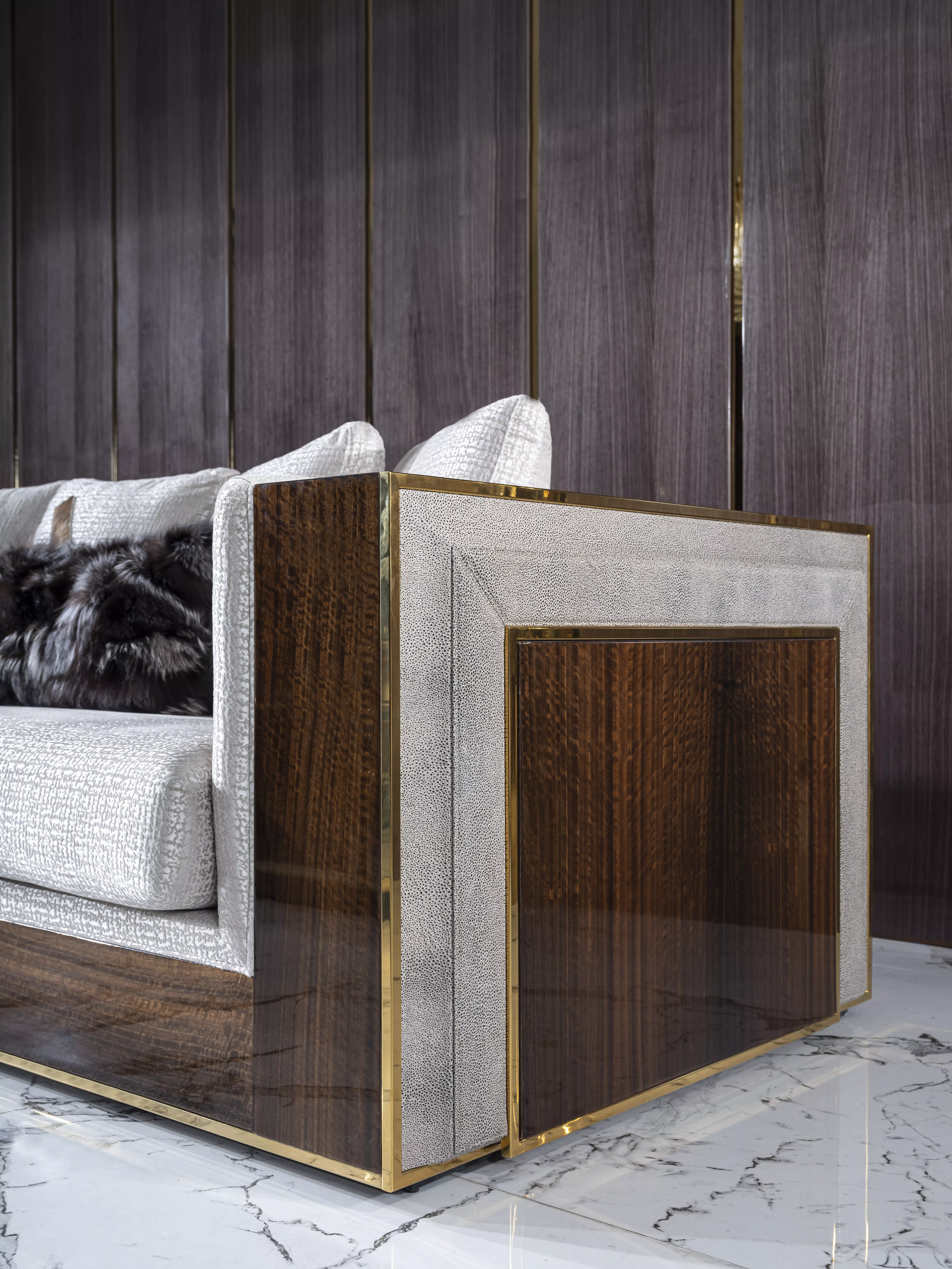 CLAN Seating Group, which is indispensable for living rooms, continues to add innovation to your home with its original and stylish design.