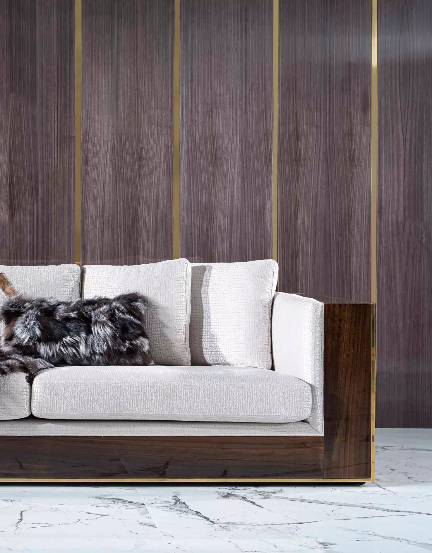 CLAN Seating Group, which is indispensable for living rooms, continues to add innovation to your home with its original and stylish design.
