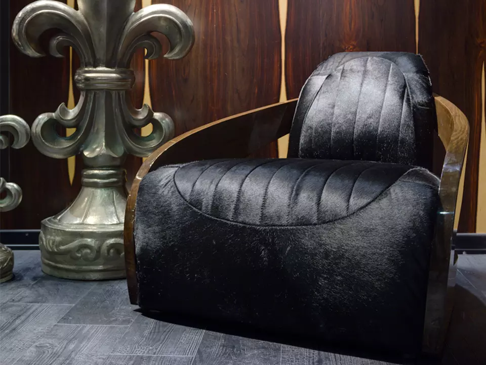 CONCORDE Berjer adapts to the more elegant look and style of your home with its elegant style.